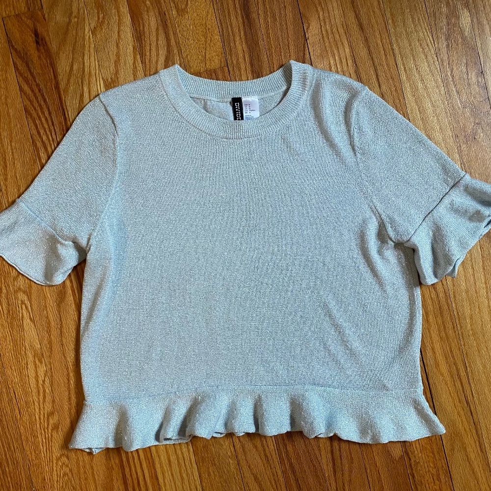 Women’s Gray and Silver H&M Boxy Short Sleeve Shirt M